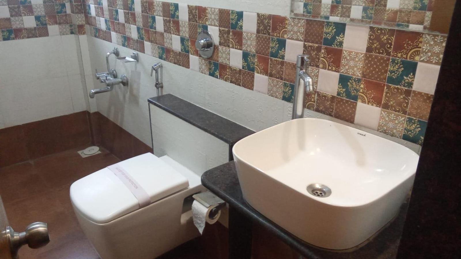 Hotel Samrat, 戈尔哈布尔 外观 照片